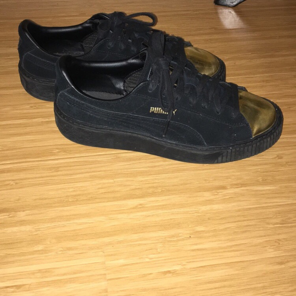 Black Pumas with Gold tip